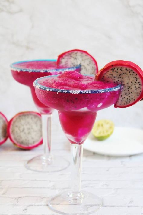 Dragon Fruit Tequila Drink, Dragon Fruit Cocktail Drinks, Dragon Fruit Margarita Recipe, Dragonfruit Margarita, Fruit Margarita Recipe, Fruit Wine Recipes, Frozen Dragon Fruit, Dragon Fruit Drink, Fruit Drinks Recipes