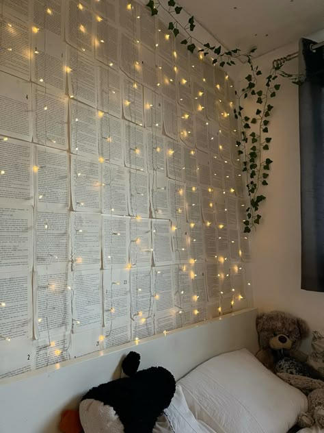 book page wall Cozy Book Aesthetic Bedroom, Book Page Wallpaper Bedroom, Bedroom Ideas Picture Wall, Wall With Book Pages, Book Quote Wall Bedroom, Book Pages Aesthetic Wall, Paper On Wall Aesthetic, Book Page Heart On Wall, Room Decor Book Pages