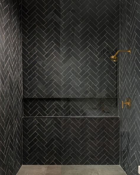 Sleek black herringbone shower. Unapologetic and totally stunning 🖤 #bolddesign Black Herringbone Tile, Herringbone Shower, Black Tile, Master Shower, Bad Inspiration, Interior Minimalista, Black Herringbone, Herringbone Tile, Black Tiles