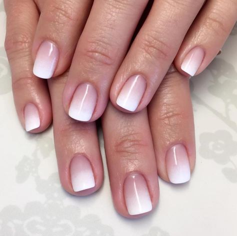 French tip blend                                                                                                                                                     More Stars Nails, Unghie Sfumate, Nail Polish Trends, Nails Square, Nail Art Ombre, Nail Polish Designs, Dipped Nails, Nail Arts, Powder Nails