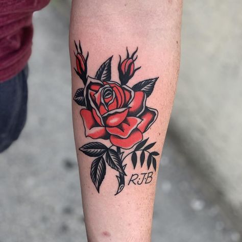 The Best Tattoos For Men, American Traditional Rose, Best Tattoos For Men, Traditional Rose Tattoo, Rose Vine Tattoos, Best Tattoo Ideas For Men, Traditional Heart Tattoos, Traditional Tattoo Inspiration, Traditional Rose