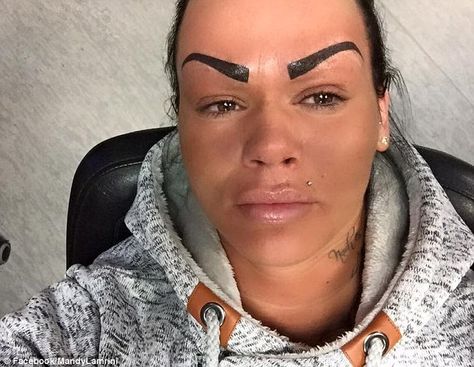 Bad Eyebrow Tattoo, Kylie Jenner Eyebrows, Crazy Eyebrows, Tattoos Gone Wrong, Bad Eyebrows, Face Palm, Bentuk Alis, Mom Poems, Popular Tattoo Designs