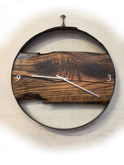 Barnwood/wine barrel hoop clock Barrel Ring Art, Wine Barrel Crafts, Barrels Diy, Wood Clock Design, Wine Barrel Rings, Whiskey Barrel Furniture, Barrel Projects, Barrel Decor, Wine Barrel Furniture