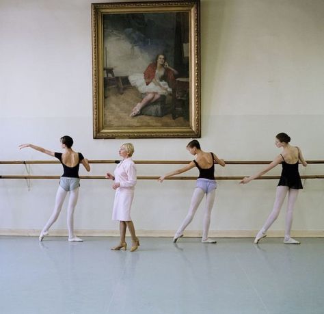 #vba The beauties of Vaganova Ballet Academy Darcey Bussell, Vaganova Ballet, Vaganova Ballet Academy, Ballet Aesthetic, Zsazsa Bellagio, Ballet Academy, Prima Ballerina, Ballet Inspiration, Ballet School