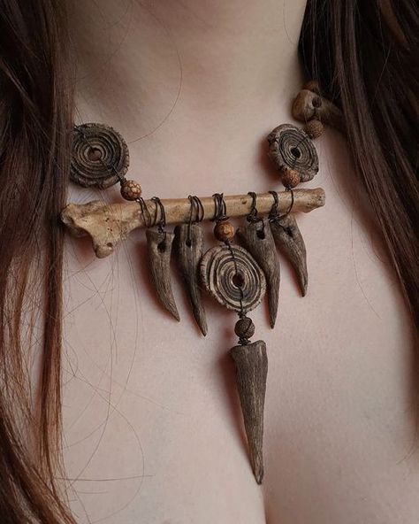 Culzean Castle, Ancient Necklace, Porcelain Necklace, Wonderful Friend, Rustic Necklace, Viking Costume, Estilo Hippy, Bone Crafts, Bone Jewelry