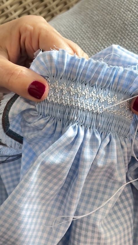 Hand Smocking Tutorial, Wool Blankets Diy, Smock Dress Pattern, Smocking Fashion, Smocking Baby, Smocking Pattern, Smocking Tutorial, Classic Baby Clothes, Hand Smocked Dress