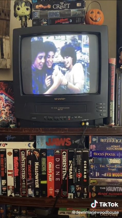 Media Corner Ideas, Small Tv For Bedroom, Cinephile Room, Film Room Ideas, 1980s Room Aesthetic, Physical Media Aesthetic, Box Tv Aesthetic, 80s Tv Aesthetic, Vhs Setup