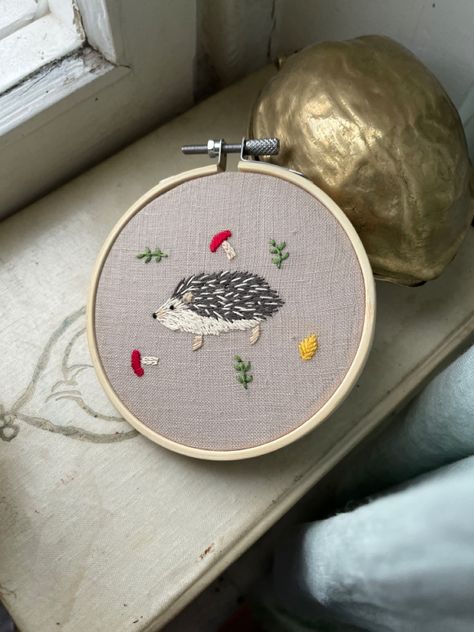 Hedgehog embroidery art. Embroidered Hedgehog, Hedgehog Embroidery, Baby Sun Bonnet, Nursing Room, Embroidered Wall Hanging, Intricate Art, Hoop Embroidery, Embroidered Art, Baby Bonnets