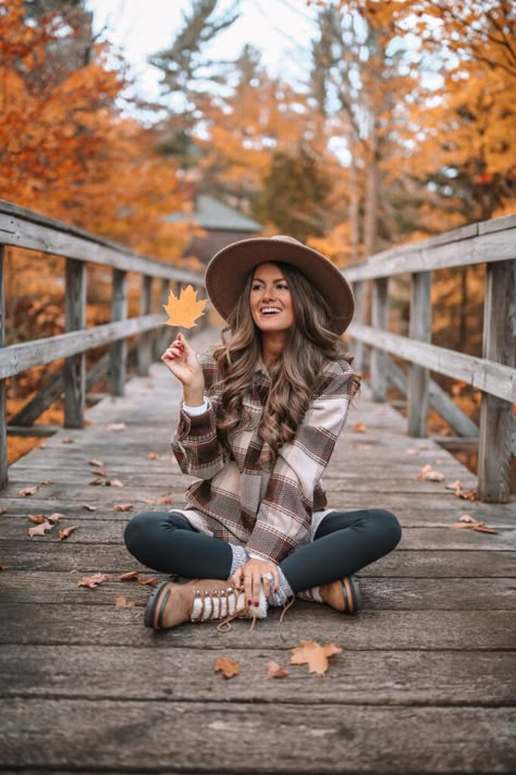 The Boots You’ll Wear All Season Long – Southern Curls & Pearls Fall Photo Clothing Ideas, Autumn Outfit Photoshoot, Fall Winter Photoshoot Ideas, Fall Outdoor Portraits, Fall Urban Photoshoot, Cute Fall Pic Ideas, Fall Season Photoshoot, Fall Photoshoot Women, Woman Fall Photoshoot