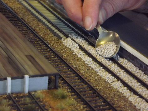 Train Info, Ho Train Layouts, Model Train Table, Ho Scale Train Layout, N Scale Model Trains, Model Train Accessories, Ho Model Trains, Hobby Trains, Toy Trains Set