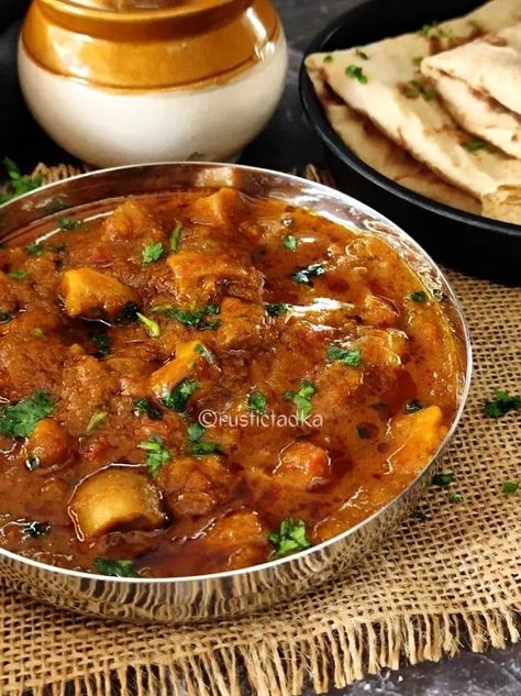 Mushroom Masala Curry - Rustic Tadka Mushroom Butter Masala, Mushroom Curry Recipe, Mushroom Curry Indian, Mushroom Recipes Indian, Mushroom Masala Recipe, Mushroom Masala, Mushroom Curry, Weekly Dinner Menu, Curry Recipes Easy