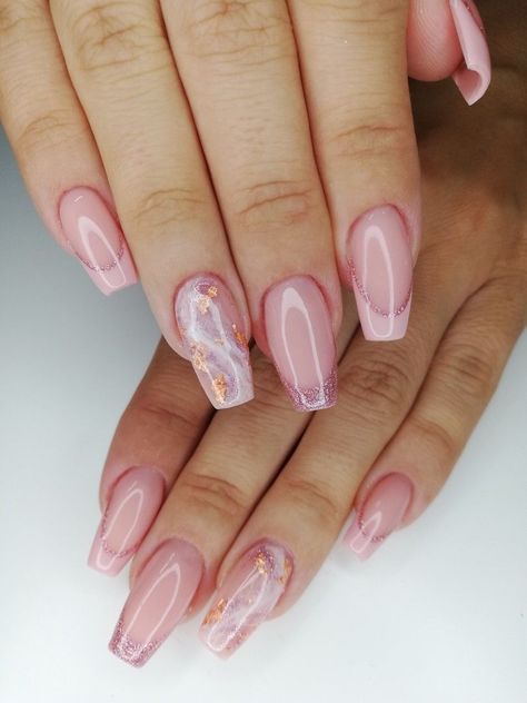 Pink Ombre Nails Glitter Rose Gold, Dusty Rose Prom Nails, Light Pink Rose Gold Nails, Dusty Pink And Gold Nails, Dusty Rose Nails Design Wedding, Cute Pink And Gold Nails, Nail Art Designs Pink Rose Gold, Pink Wedding Nails Design, Birthday Nails Rose Gold