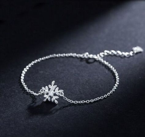 Snowflake Bracelet, Cheap Bracelets, Pretty Jewelry Necklaces, Silver Snowflakes, Christmas Bracelet, Tiny Earrings, Christmas Gift Jewelry, Velvet Bag, Girls Jewelry