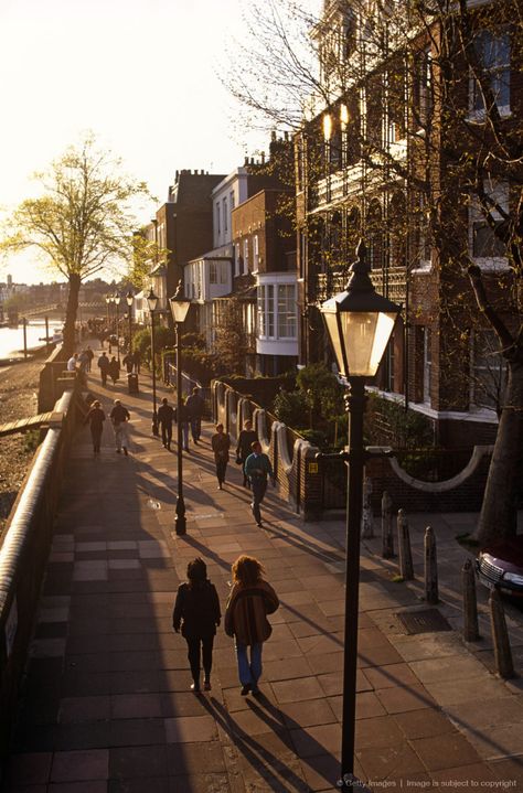 London, England River Thames Aesthetic, Thames Barrier Park, Hammersmith London, Streets Of London Aesthetic, Hammersmith Bridge, Fish Stand, London People, Richmond Upon Thames London, Thames River London