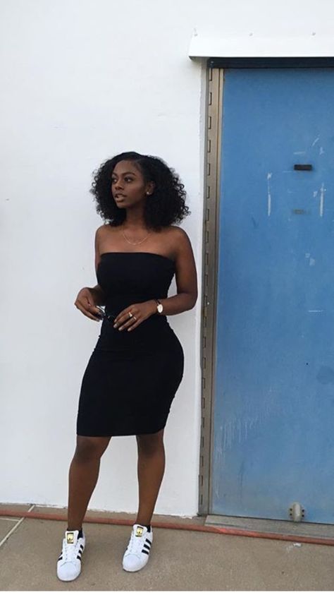 Black bodycon. White adidas sneakers. Looks Black, Black Sleeveless Dress, Fashion Kids, Baddie Outfits, Outfit Casual, Outfits Casuales, Fashion Killa, Tennis Shoes, Body Goals