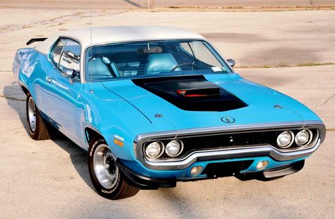 1971 Plymouth Roadrunner, Plymouth Muscle Cars, Plymouth Cars, Plymouth Gtx, Dodge Muscle Cars, Mopar Cars, Mopar Muscle Cars, Vintage Muscle Cars, Plymouth Roadrunner