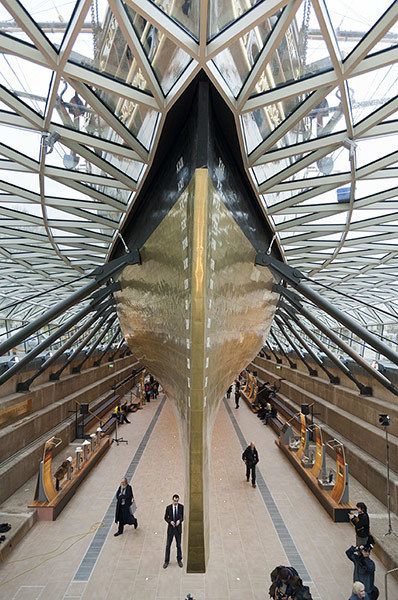 bow of the restored Cutty Sark photo by Nils Jorgensen_Rex Features Greenwich London, Cutty Sark, London Architecture, Tableau Art, London Town, To Infinity And Beyond, Tall Ships, Art Moderne, Amazing Architecture