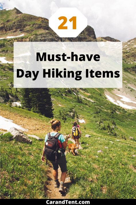 21 items you should be bringing on your day hikes.  #hiking #backpacking #outdoors Hiking Must Haves, Beginner Hiking, Aesthetic Hiking, Day Hiking, Hiking Workout, Hiking Photography, Hiking Essentials, Hiking Pictures, Summer Hiking Outfit