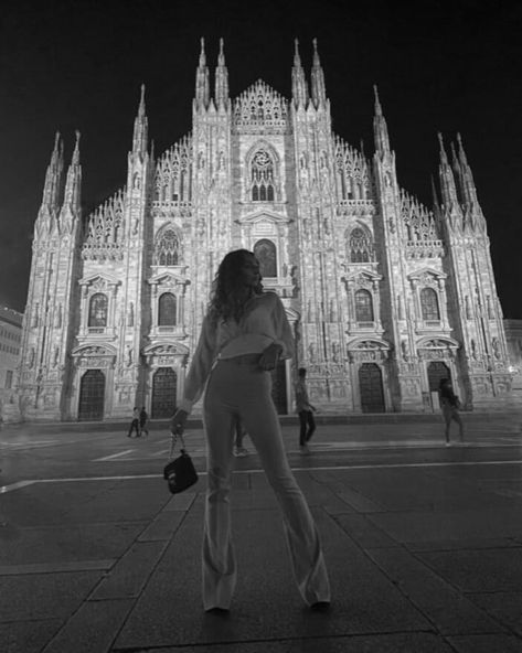 Milano Duomo, Italy City, Milano Italy, City Night, Night Photography, At Night, Letting Go, Milan, Italy