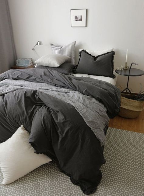 Bedding Ikea, Floor Bedding, Sets Videos, Bedding Master, Dark Bedding, Romantic Bedrooms, Head Boards, Twin Bedding, Black Duvet