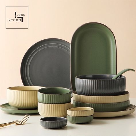 Green Kitchen Utensils, Assiette Design, Green Kitchen Accessories, Dark Green Kitchen, Green Apartment, Kitchenware Set, Dessert Bowl, Pots And Pans Sets, Cooking Set