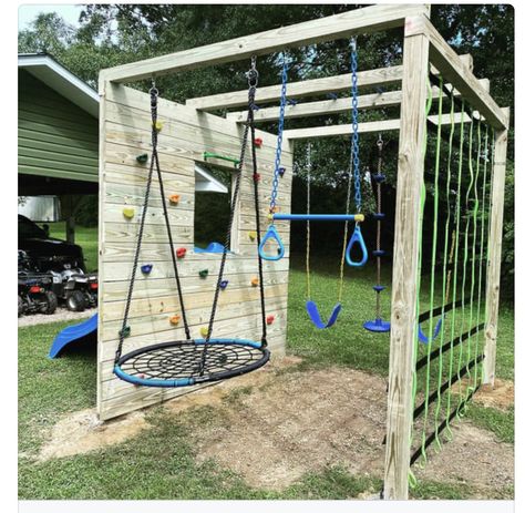 Small Yard Playground, Under Tree Play Area, Easy Playground Ideas Diy, Side Yard Kids Play Area, Small Playground Design, Playstructure Ideas For Kids, Sensory Backyard Ideas, Diy Ropes Course, Backyard Zip Line