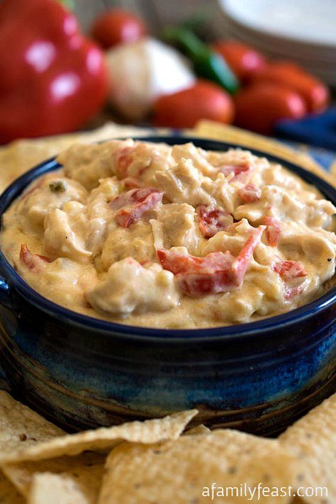 Creamy Chicken Queso Dip - A super easy and incredibly delicious chicken and cheese dip! Chicken Queso Dip, Cheese Videos, Chicken Queso, Creamy Cheese Sauce, Sautéed Onions, Fontina Cheese, Queso Dip, Snack Dip, Creamy Cheese