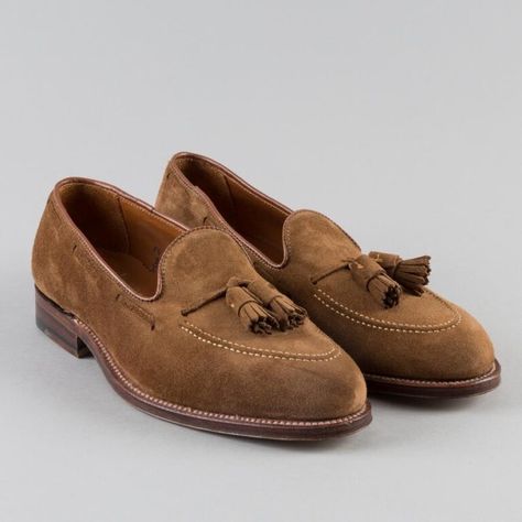 Tassel Loafers Men Outfit, Suede Loafers Men Outfit, Loafers Men Outfit, Mens Tassel Loafers, Brown Suede Loafers, Loafers Outfit, Work Uniform, Crockett And Jones, Classic Menswear