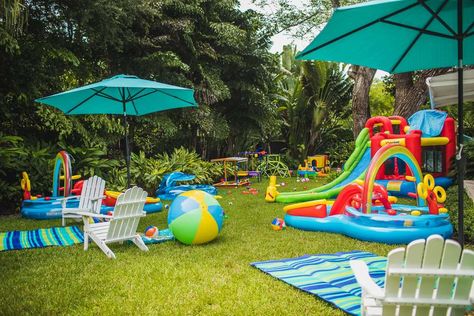 Backyard Splash Party Ideas, Waterpark Party Ideas, Backyard Beach Party Decoration, Backyard Splash Party, Kids Splash Party, Backyard Beach Party Ideas, Backyard 1st Birthday Party Boy, Waterpark Birthday Party Ideas, Toddler Water Party