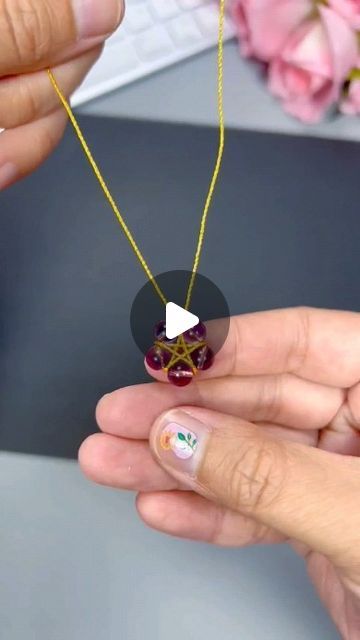 Star Beaded Necklace Tutorial, Diy Star Necklace, Creative Gift Ideas, Quick Crafts, Five Pointed Star, Star Pendant, Star Necklace, Diy Necklace, Beaded Pendant