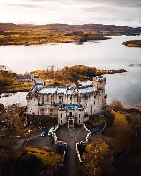 Scotland • Travel • Nature on Instagram: “▪ Dunvegan Castle is the ancestral seat of the Clan MacLeod of MacLeod. It commands a dramatic position on the northwest coast of the Isle…” Dunvegan Castle, Castle Fraser, Clan Macleod, Castles In Scotland, The Isle Of Skye, Scotland Castles, Castle Garden, Scottish Castles, Edinburgh Castle