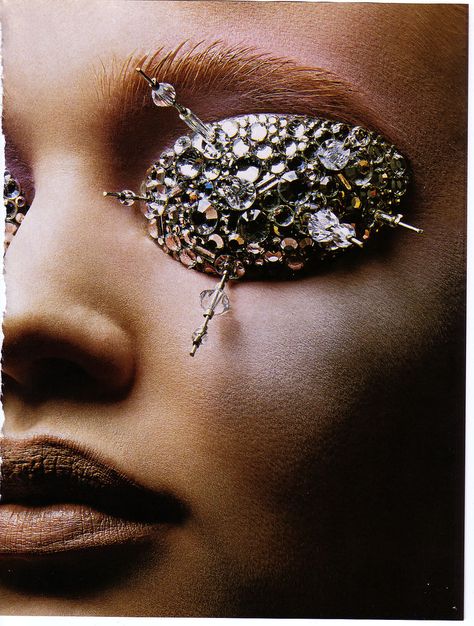 eyepatch Avant Garde Fashion Photography, Richard Burbridge, Pirate Wedding, Outrageous Fashion, Eye Eye, Face Jewels, Costume Fashion, Futuristic Style, Body Adornment