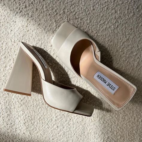 Steve Madden Sandals Heels, Cream Heels, Heels Aesthetic, Ladies Sandals, Steve Madden Sandals, Steve Madden Heels, Cream Shoes, Shoes Sandals Heels, Hype Shoes