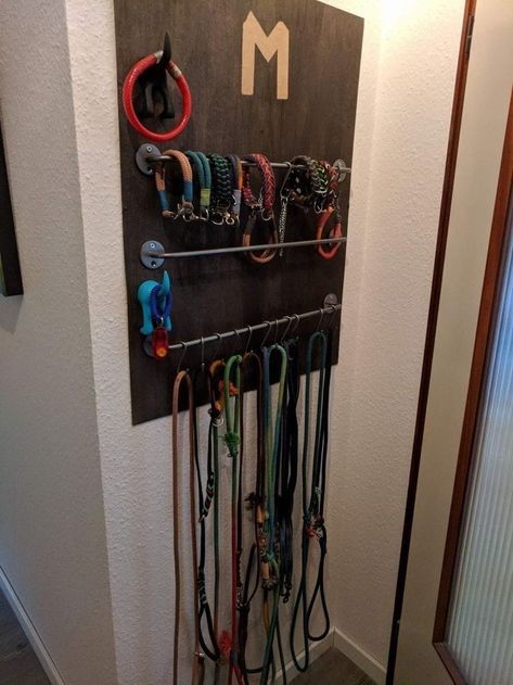 Dog Leash Organization, Dog Stuff Organization, Dog Room Design, Dog Station, Dog Closet, Pet Store Ideas, Dog Leash Hanger, Dog Bedroom, Psychiatric Service Dog