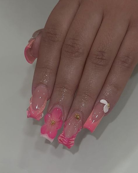 ig: nailsbyzairaa Barbados Nails, Bts Nails, Pink Tip Nails, Junk Nails, Nails Arts, Acrylic Toe Nails, Hard Nails, Hot Pink Nails, Diy Acrylic Nails