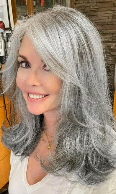 Women Haircuts Long, Gray Hairstyles, Grey Hair Inspiration, Makeup Tip, Beautiful Gray Hair, Going Grey, Silver Hair Color, Silver Grey Hair, Natural Gray Hair