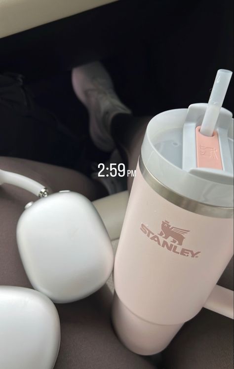 Stanley Aesthetic, November Mood, Pink Stanley, Bow Aesthetic, 2024 Board, Estilo Hijab, Pinterest Ideas, Morning News, Stanley Quencher