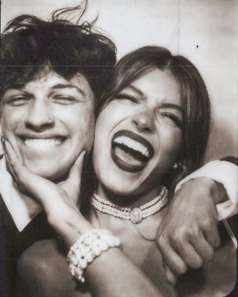 Photo Booth Poses Couple, Black And White Couples, Photobooth Pictures, Nick Sturniolo, Boy Best Friend, Best Friends Aesthetic, Boy And Girl Best Friends, Couple Shoot, Best Friends Photos