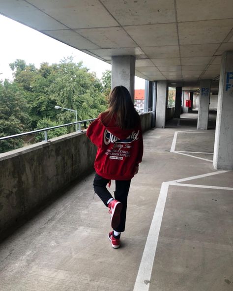 jordan 1 mid red Red Jordan 1 Outfit, Jordan 1 Mid Red, Jordan Air 1 Mid, Jordan 1 Outfit, Red Jordans, Inspo Outfit, Red Outfit, Jordan 1 Mid, Jordan 1