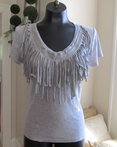 Wobisobi: Fringe Tee DIY T Shirt Recycle, Fringe Tee Shirt, T Shirt Remake, T Shirt Upcycle, Old Tee Shirts, Diy Cut Shirts, Fringe Tee, Cut Up Shirts, Fringe Clothing