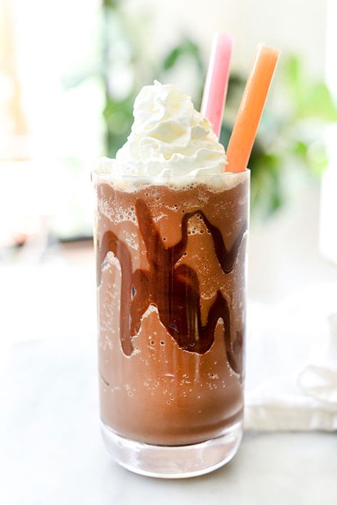 How to Make a Blended Iced Mocha | foodiecrush.com Blended Mocha Recipe, Iced Mocha Recipe, Iced Mocha Coffee, Vegan Coconut Ice Cream, Blended Coffee Drinks, Coffee Popsicles, Ice Blended, Homemade Mocha, Mocha Drink