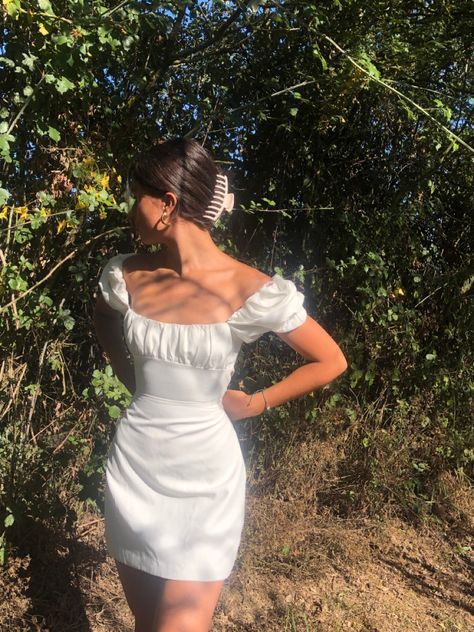 White Dress Aesthetic, White Dress Outfit, White Flowy Dress, White Homecoming Dresses, Aesthetic Dress, Dresses Aesthetic, White Short Dress, Dress Aesthetic, Grad Dresses