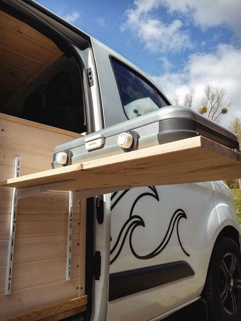 Outside floating table for camper van. Camper Table, Camper Van Kitchen, Camper Diy, Camper Interior Design, Diy Campervan, Floating Table, Camping Diy, Camper Storage, Campervan Life