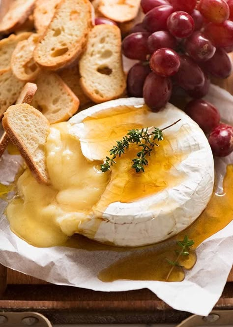 Baked Brie served with crisp breads and grapes Baked Brie Recipes, Brie Recipes, Recipetin Eats, Recipe Tin, Brie Cheese, Baked Brie, Cheese Platters, Appetizers For Party, Cheese Recipes