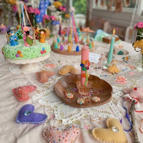 Waldorf Birthday Party, Waldorf Birthday, Fairy Princess Birthday, Crystal Suncatchers Diy, Birthday Traditions, Birthday Table, Fairy Parties, Colourful Balloons, 6th Birthday Parties