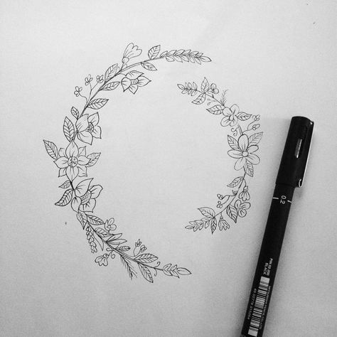 Small two half circles # art #drawing # flowers #tattoo # tattoodesign #leaf #illustration #minimalistic Hase Tattoos, Tattoo Diy, Kunst Tattoos, Circle Tattoo, Wreath Drawing, Flower Circle, Flower Sketches, Diy Tattoo, Pola Sulam