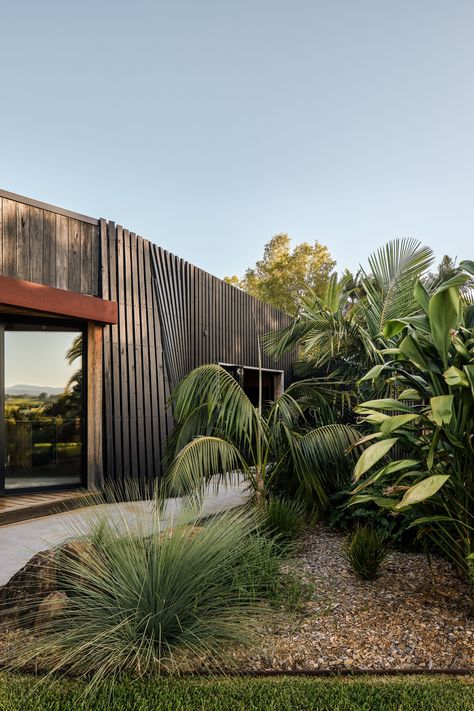 Located in the quiet, rolling hills of the Byron hinterland, @rockpoolfarmbyronbay in Byron Bay offers families and couples an exclusive collection of private luxury residences. 
⁠
Stay: @rockpoolfarmbyronbay
Photographer: @andymacpherson.studio
Builder: @aako_construction Byron Hinterland, Byron Bay House, Backyard Gym, Architecture Jobs, Italy Country, Hotel Owner, Agricultural Buildings, Backyard Buildings, Australian Boutique