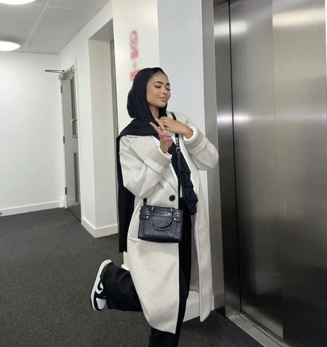 Zara Drip Outfit, Uni Fashion, Modest Outfits Muslim, Modest Winter Outfits, Hijab Inspiration, Hijabista Fashion, Zara Drip, Modest Casual Outfits, Hijabi Outfit