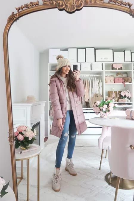 Women's Winter Fashion Ideas Light Pink Coat Outfits Winter, Winter Trip Outfits Cold Weather, Winter Snow Outfits Women, Pink Coat Outfit Winter, Pink Puffer Jacket Outfit, Winter Outfits Dress, Women's Winter Outfit, Puffer Jacket Outfits, Winter Outfits Korean