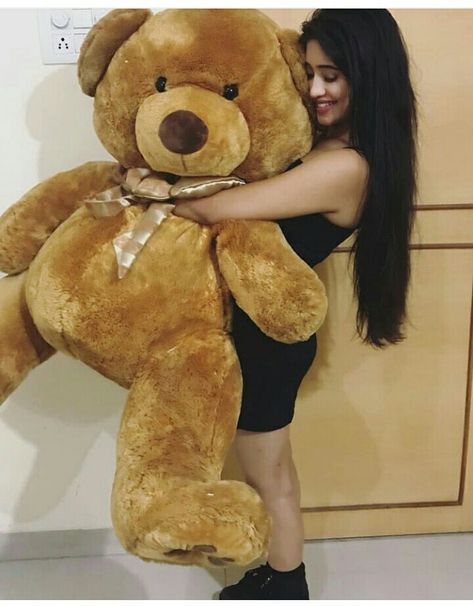 Tweety with Teddy❤❤❤❤ Teddy Bear Hug, Shivangi Joshi Instagram, Teddy Girl, Big Teddy Bear, Big Teddy, Teddy Day, Giant Teddy Bear, Giant Teddy, Teddy Bear Girl